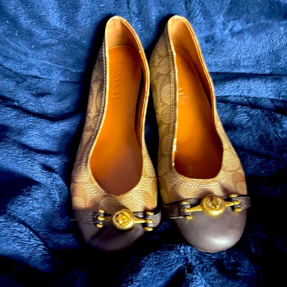 Coach flats